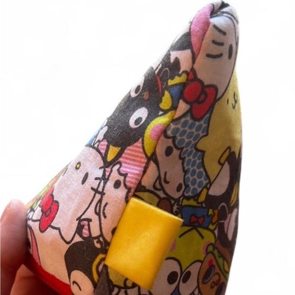 Hello Kitty Multicolor Character Pouch - Picture 8 of 15